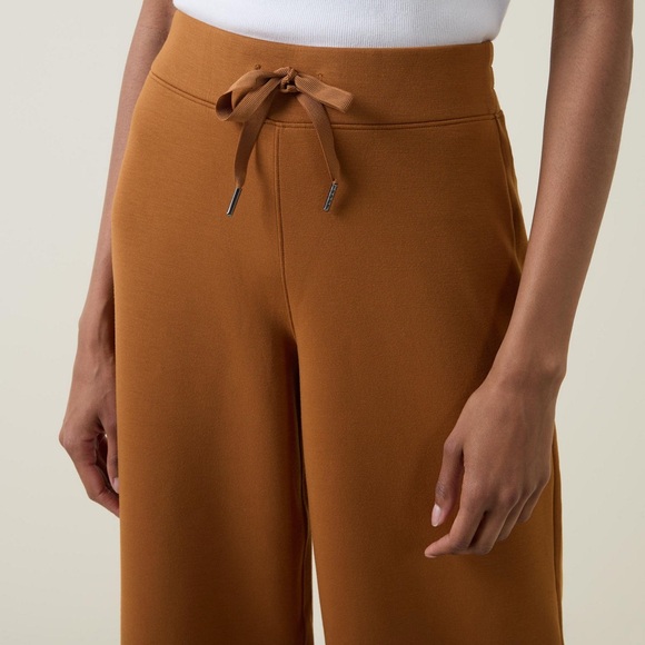 SPANX AirEssentials Wide Leg Sweatpants in butterscotch size 2X - Picture 3 of 6
